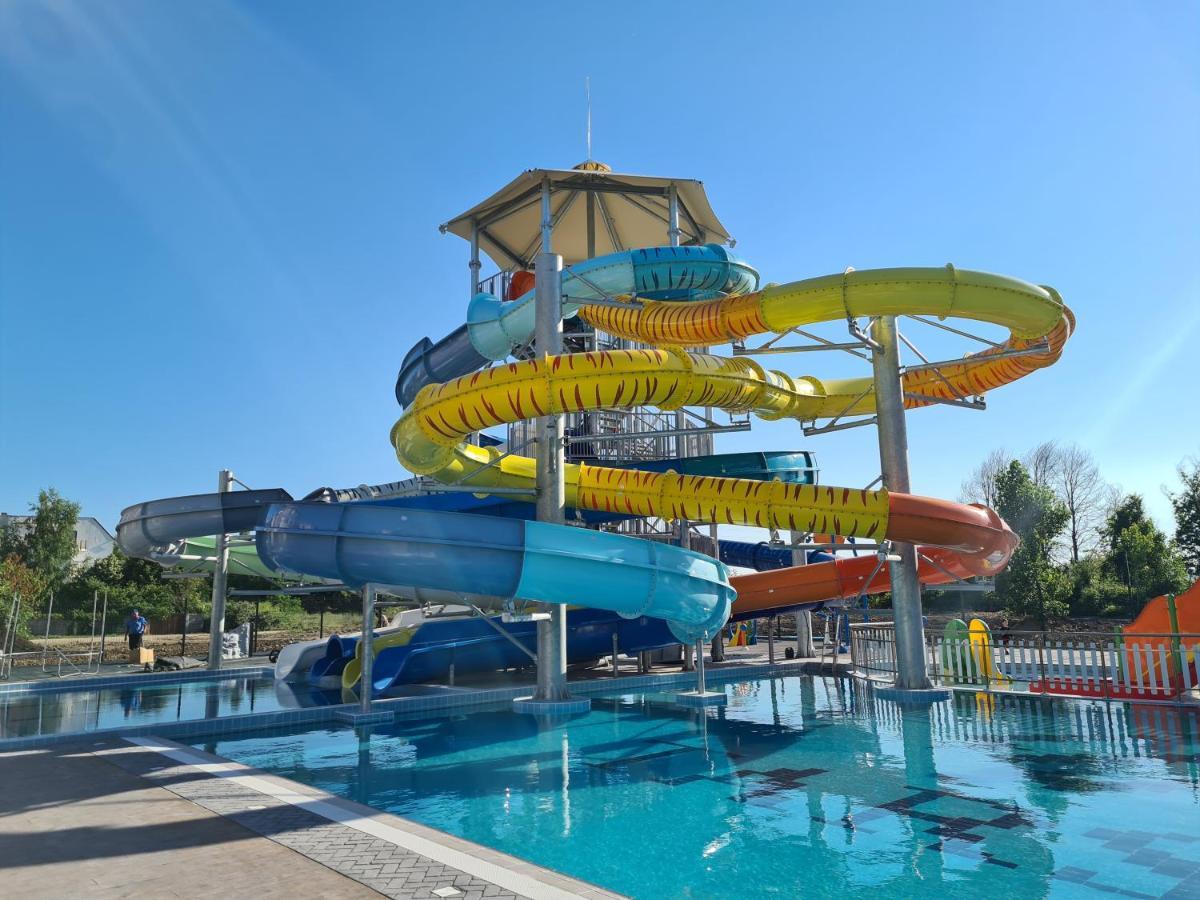 Tarsis Club & Aquapark Aparthotel Napospart Kültér fotó