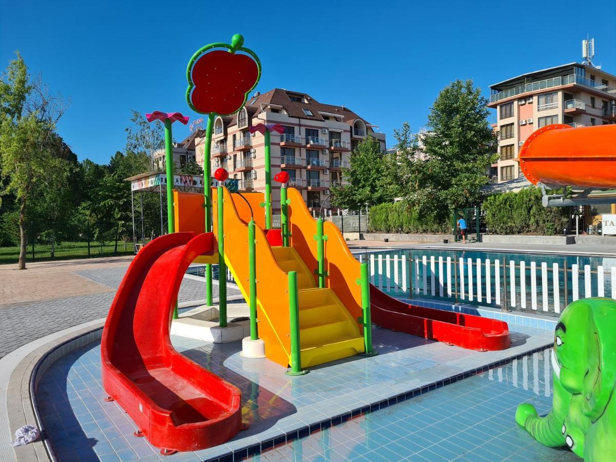 Tarsis Club & Aquapark Aparthotel Napospart Kültér fotó