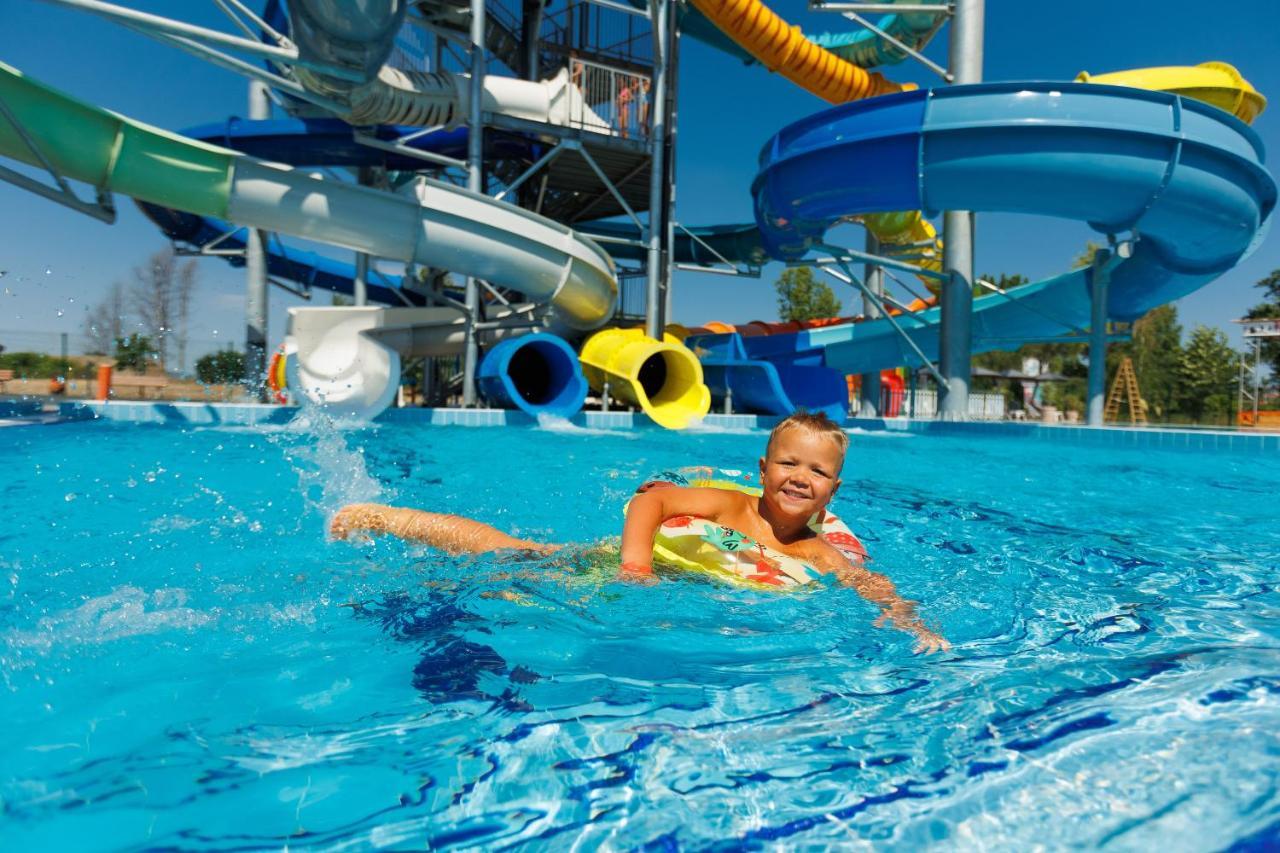 Tarsis Club & Aquapark Aparthotel Napospart Kültér fotó