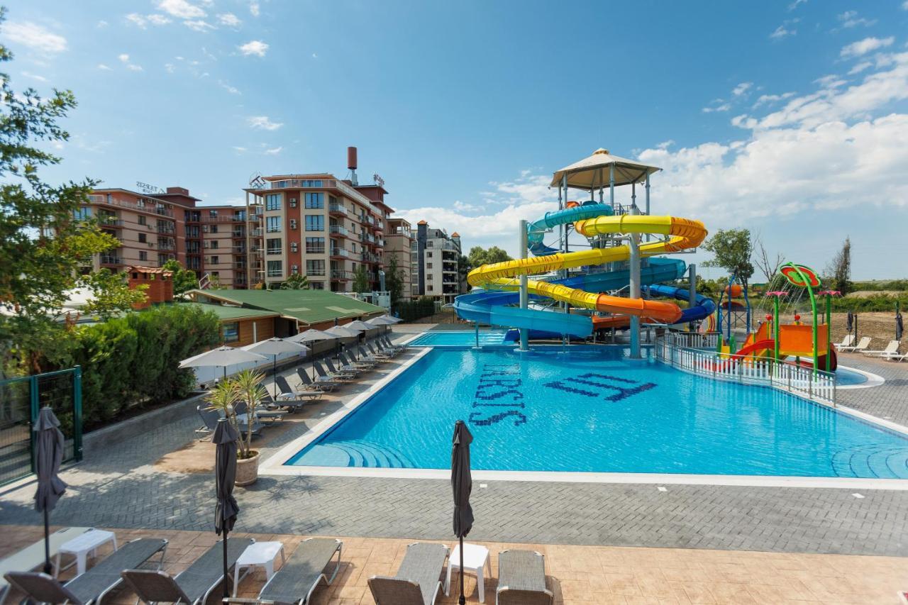 Tarsis Club & Aquapark Aparthotel Napospart Kültér fotó