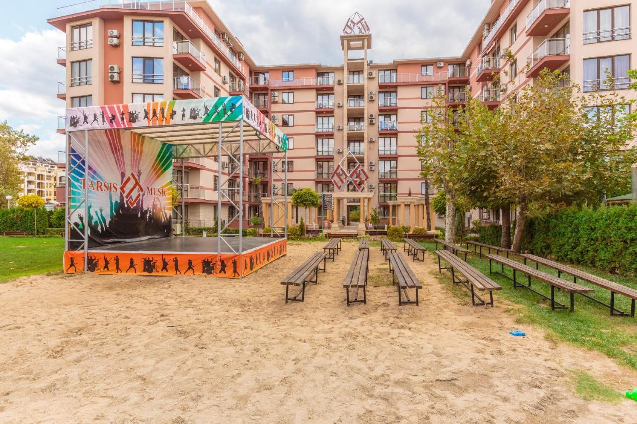 Tarsis Club & Aquapark Aparthotel Napospart Kültér fotó